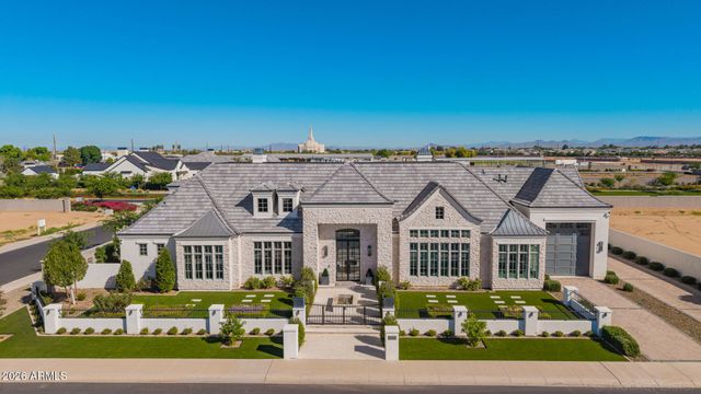 2595 E BLUE SAGE Road 101A, Gilbert, AZ 85297