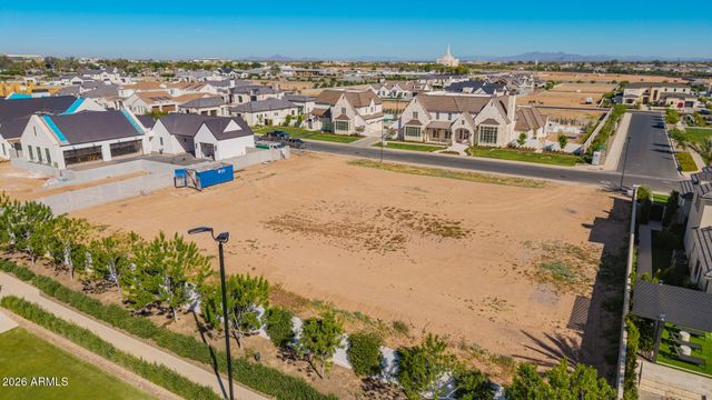 2595 E BLUE SAGE Road 101A, Gilbert, AZ 85297