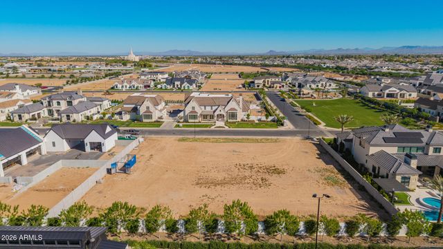 2595 E BLUE SAGE Road 101A, Gilbert, AZ 85297