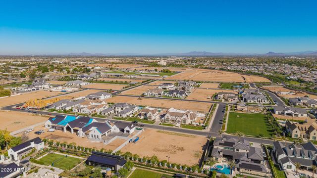 2595 E BLUE SAGE Road 101A, Gilbert, AZ 85297