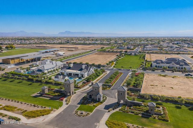 2595 E BLUE SAGE Road 101A, Gilbert, AZ 85297