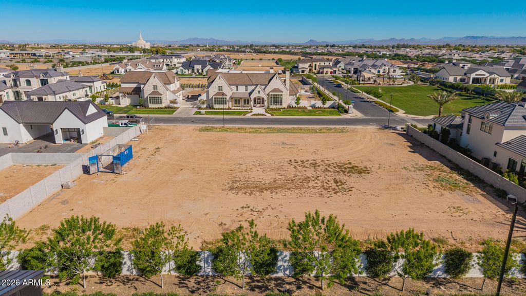2595 E BLUE SAGE Road 101A, Gilbert, AZ 85297