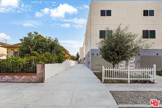 1002 E 33rd Street 3, Los Angeles, CA 90011