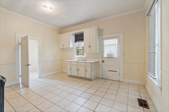 1800 W Short 17th Street, North Little Rock, AR 72114