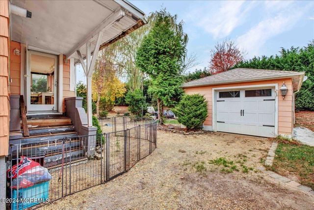 17 Meadowbrook Avenue, Rumson, NJ 07760