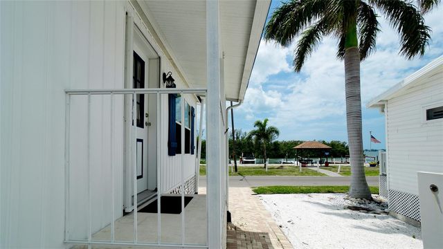 1 4TH STREET, Bradenton, FL 34210