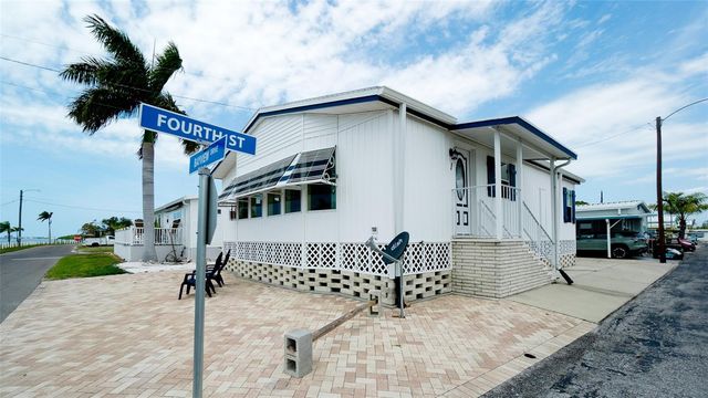 1 4TH STREET, Bradenton, FL 34210