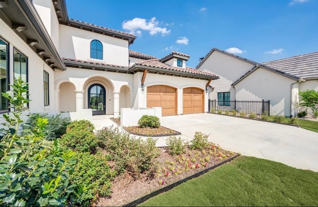 9624 Latour Lane, Fort Worth, TX 76126