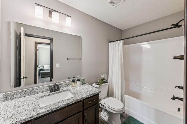 408 Bluebird Drive NW, Isanti, MN 55040