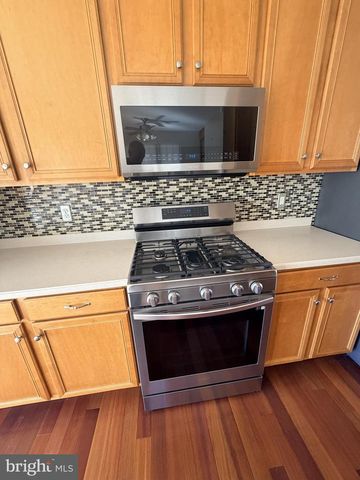 25834 KIRKWOOD SQ, Chantilly, VA 20152