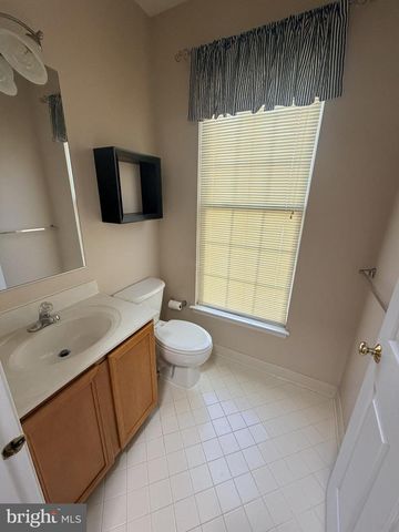 25834 KIRKWOOD SQ, Chantilly, VA 20152