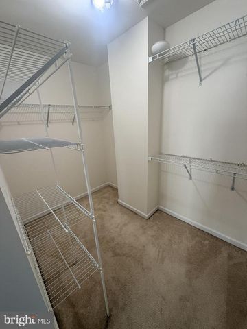 25834 KIRKWOOD SQ, Chantilly, VA 20152