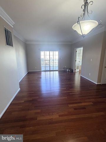 25834 KIRKWOOD SQ, Chantilly, VA 20152