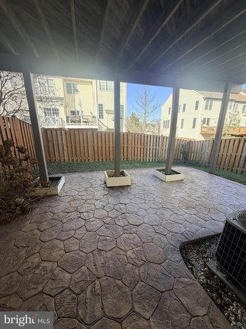 25834 KIRKWOOD SQ, Chantilly, VA 20152