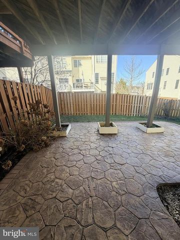 25834 KIRKWOOD SQ, Chantilly, VA 20152