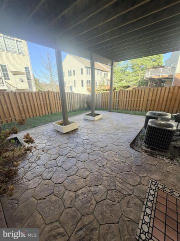 25834 KIRKWOOD SQ, Chantilly, VA 20152