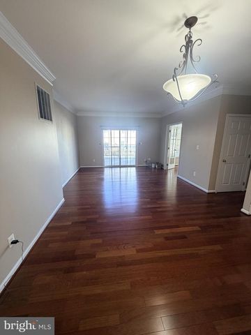 25834 KIRKWOOD SQ, Chantilly, VA 20152