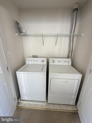 25834 KIRKWOOD SQ, Chantilly, VA 20152