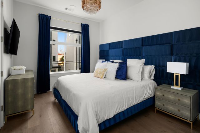 1125 10th Ave N Apt 211, Nashville, TN 37208