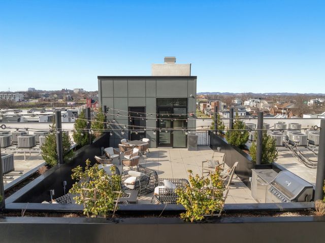 1125 10th Ave N Apt 211, Nashville, TN 37208