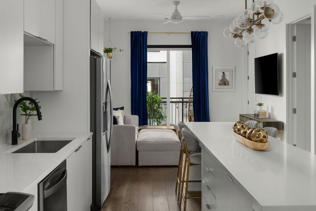 1125 10th Ave N Apt 211, Nashville, TN 37208