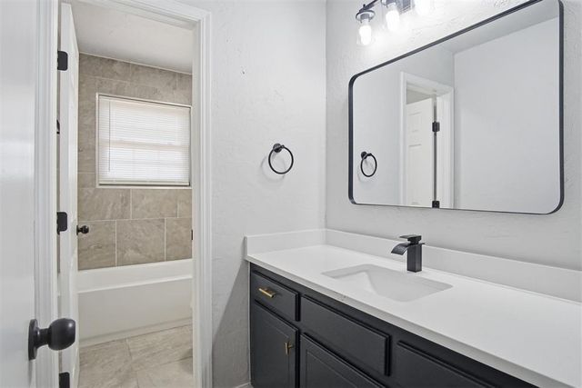 4904 Washington Square, Oklahoma City, OK 73135