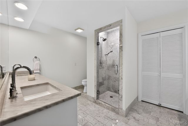 6 Buena, Tuscaloosa, AL 35404