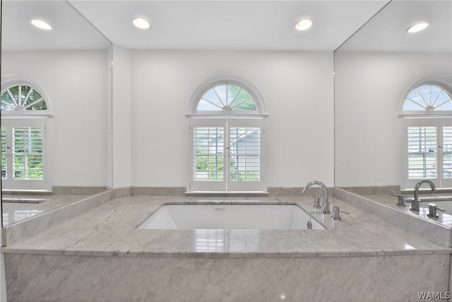 6 Buena, Tuscaloosa, AL 35404