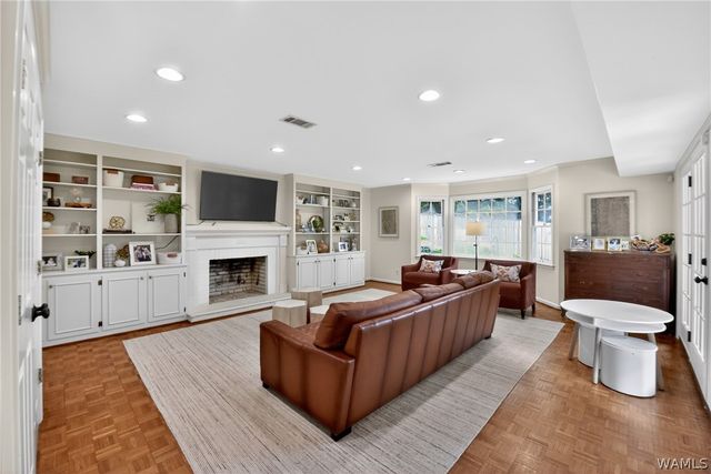 6 Buena, Tuscaloosa, AL 35404