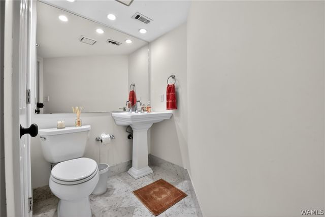 6 Buena, Tuscaloosa, AL 35404