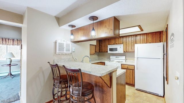 2110 Pinebrook Trail, Cuyahoga Falls, OH 44223