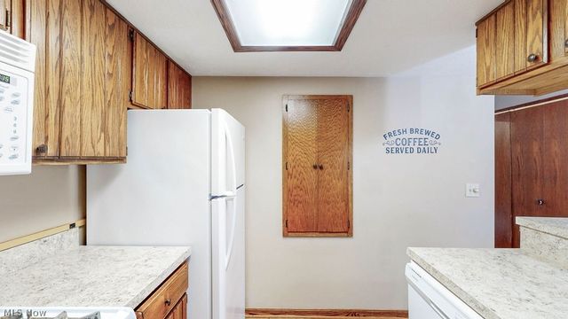2110 Pinebrook Trail, Cuyahoga Falls, OH 44223