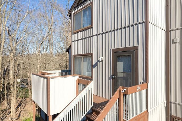 2110 Pinebrook Trail, Cuyahoga Falls, OH 44223