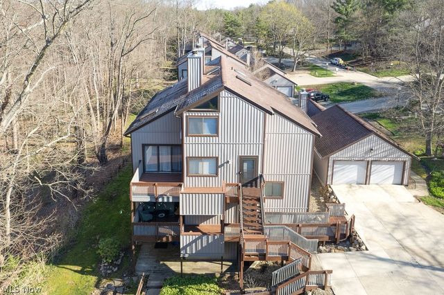 2110 Pinebrook Trail, Cuyahoga Falls, OH 44223