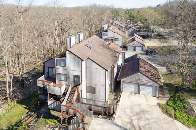 2110 Pinebrook Trail, Cuyahoga Falls, OH 44223