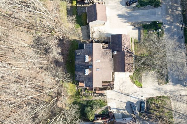 2110 Pinebrook Trail, Cuyahoga Falls, OH 44223