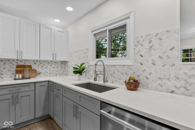 9550 N Delaware Street, Indianapolis, IN 46240