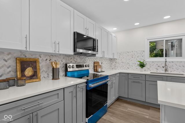 9550 N Delaware Street, Indianapolis, IN 46240