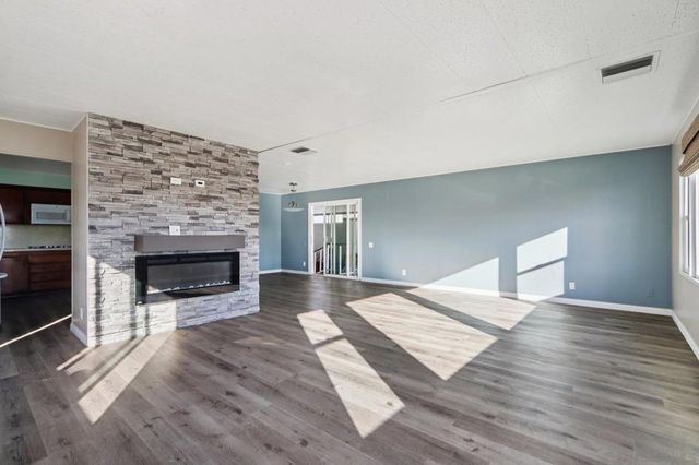 1215 Anchors Way Drive 135, Ventura, CA 93001