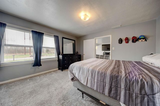 1044 Vanderburgh Avenue, Evansville, IN 47711