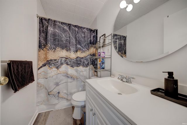 1044 Vanderburgh Avenue, Evansville, IN 47711