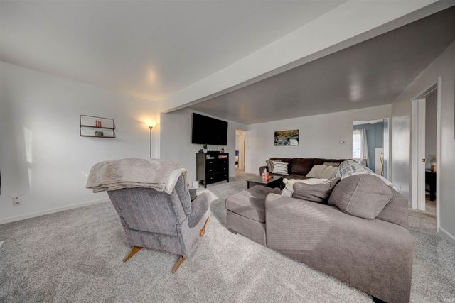 1044 Vanderburgh Avenue, Evansville, IN 47711