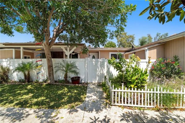 25842 Via Lomas, Laguna Hills, CA 92653