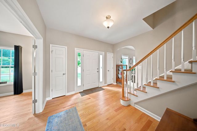 12 Bridget Circle, Colonie, NY 12047