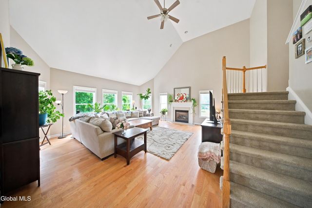 12 Bridget Circle, Colonie, NY 12047