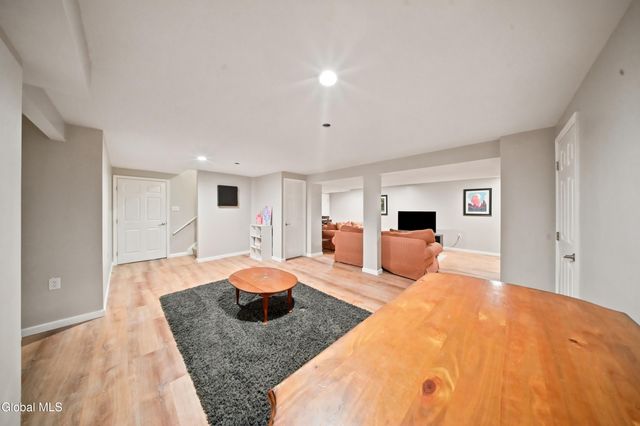 12 Bridget Circle, Colonie, NY 12047