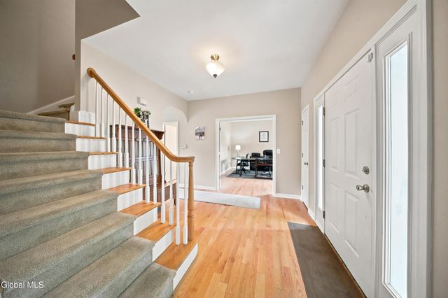 12 Bridget Circle, Colonie, NY 12047