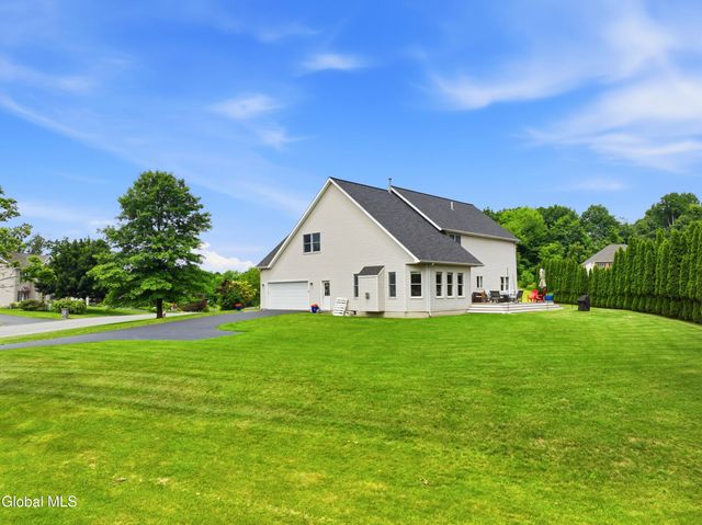 12 Bridget Circle, Colonie, NY 12047