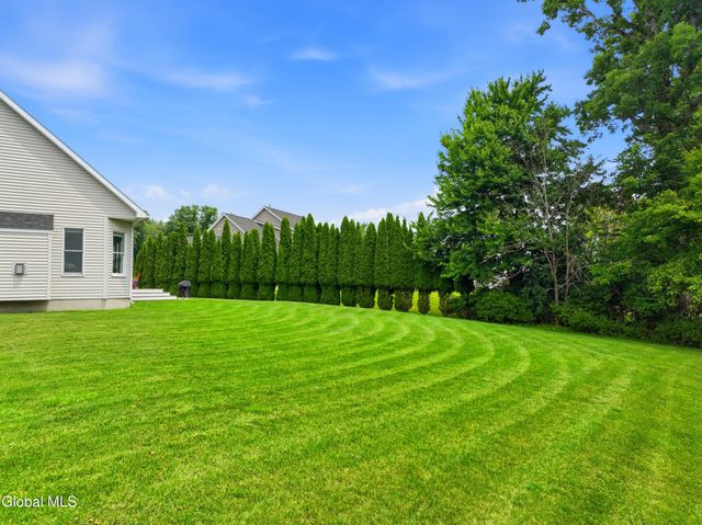 12 Bridget Circle, Colonie, NY 12047