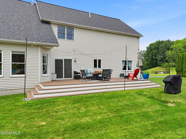 12 Bridget Circle, Colonie, NY 12047